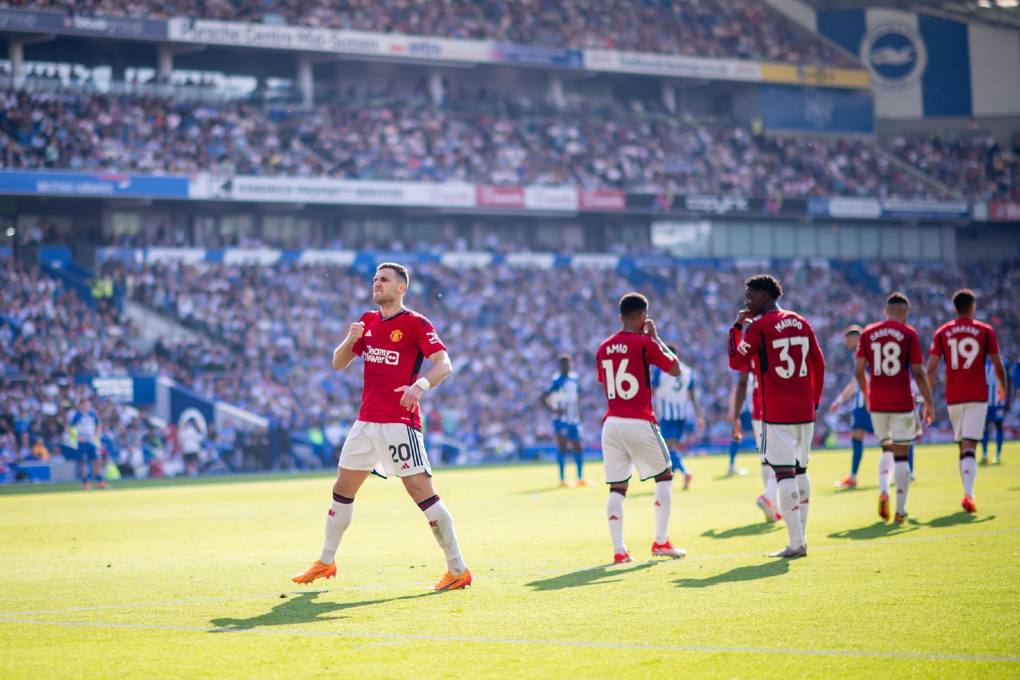 表现也备受 表现也备受